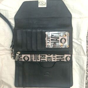 Hatley Davidson used wristlet leather wallet